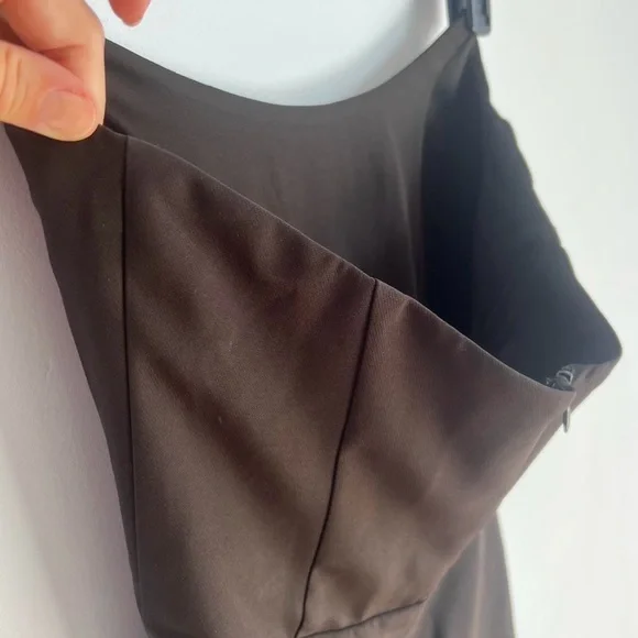 Elegant Black Strapless Evening Dress - Picture 6 of 8